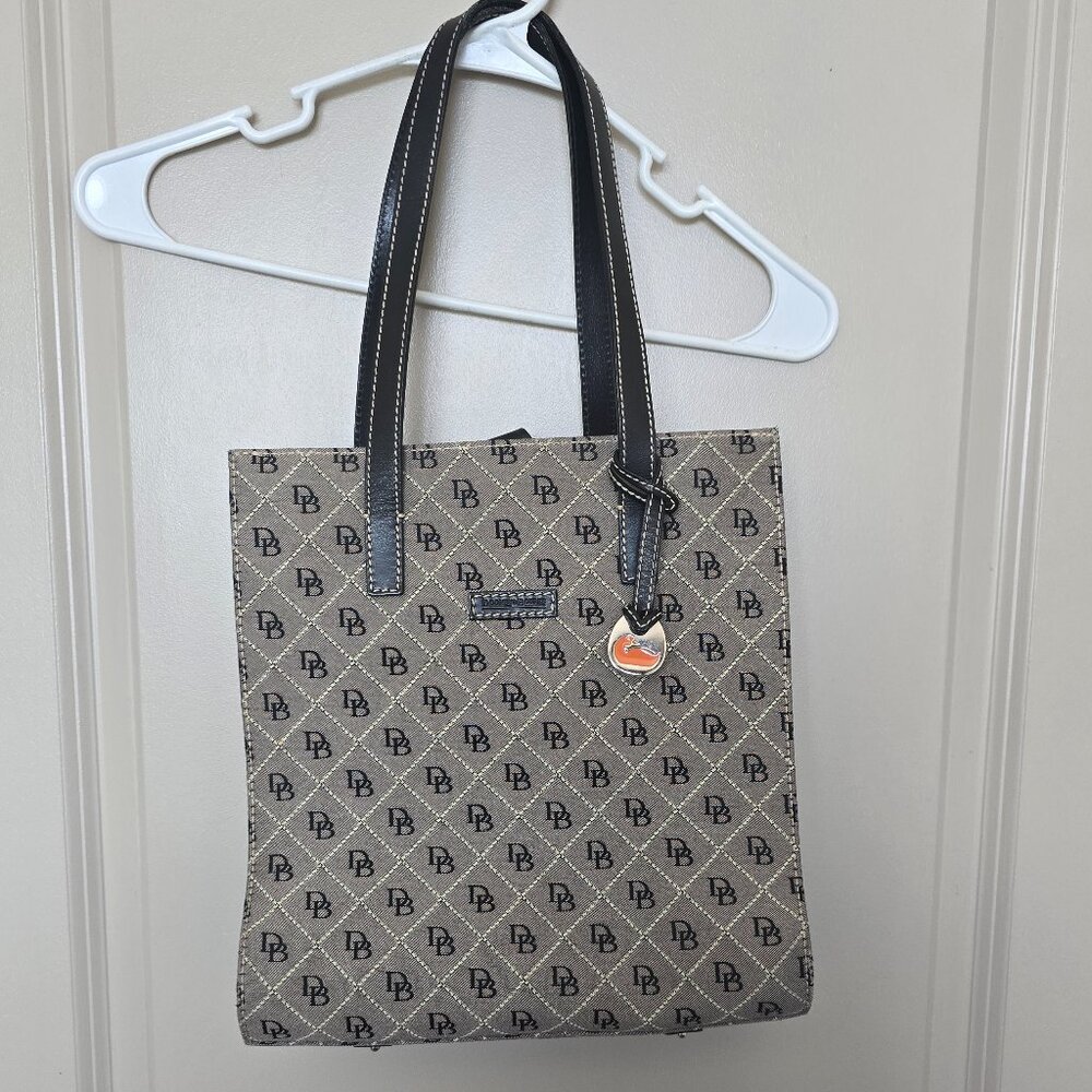 Dooney & Bourke purse